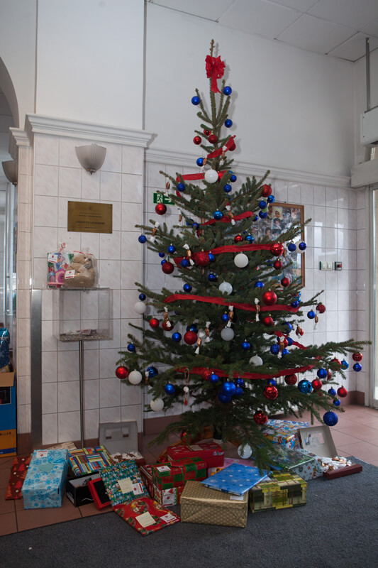 Karácsonyfa díszítés